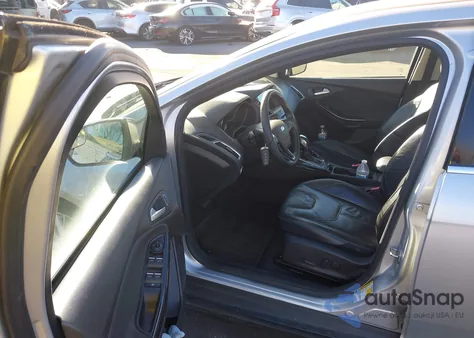 2016 Ford Focus Titanium из США, поврежденный, VIN 1FADP3J26GL395699